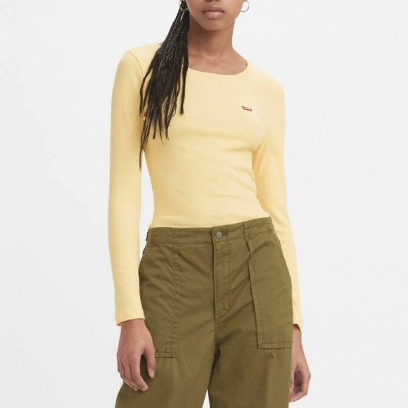 NWT Levi's Long-Sleeve Rib-Knit Top in Lemon-lime 🍋 🍋‍🟩 - Picture 1 of 9